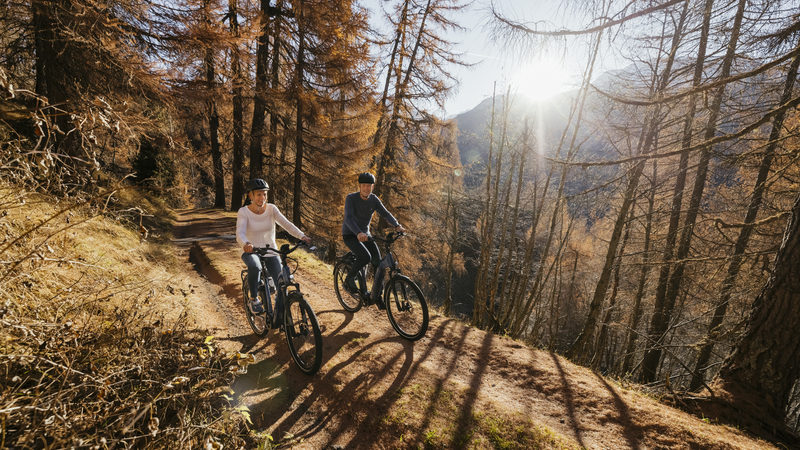 Mit dem E-Bike durch den Herbst